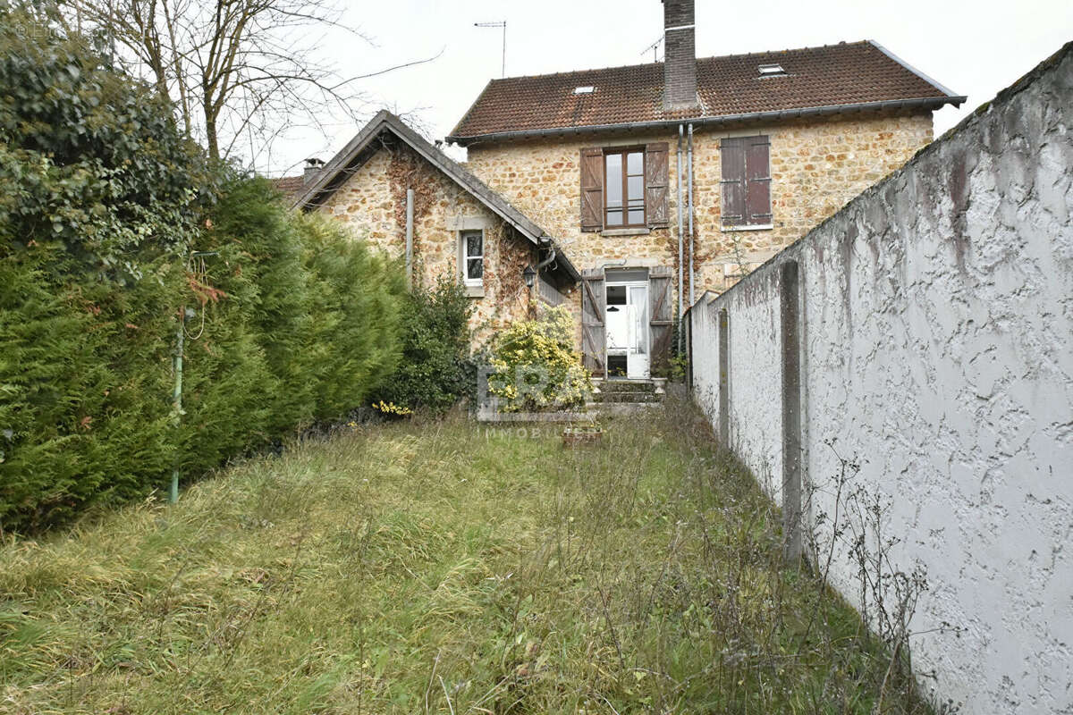 Maison à MAREIL-LE-GUYON