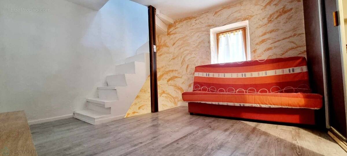 Maison à MIREFLEURS