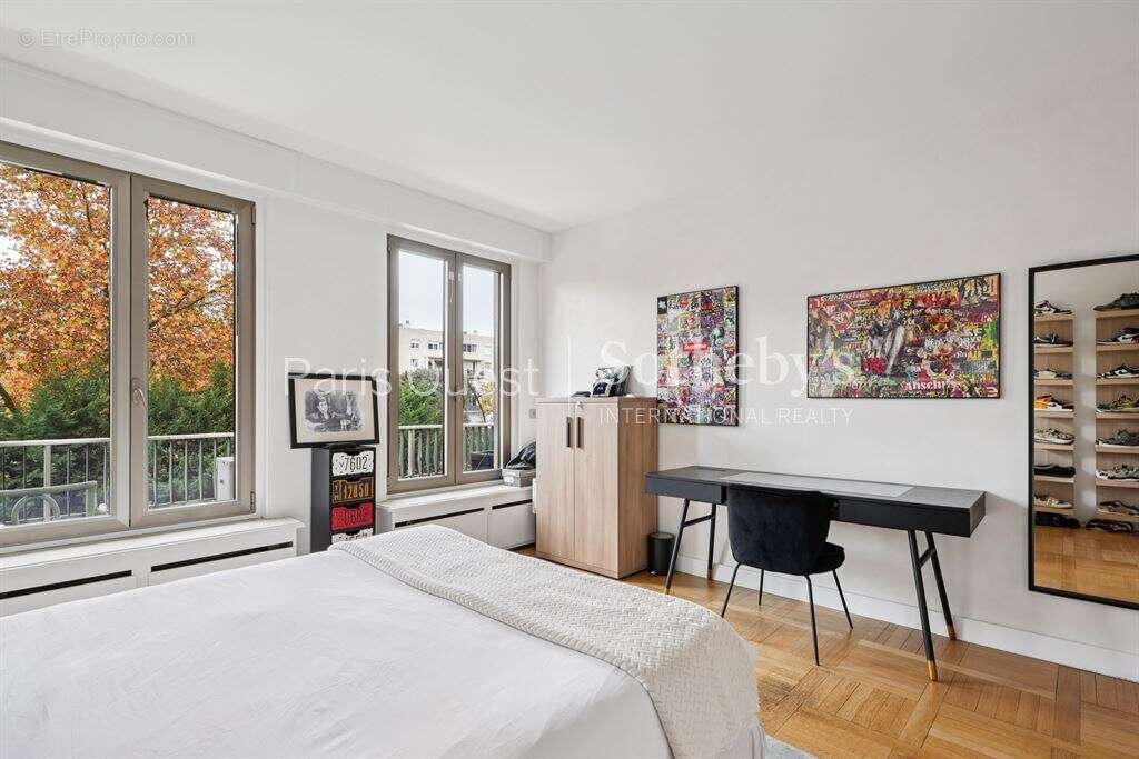 Appartement à NEUILLY-SUR-SEINE