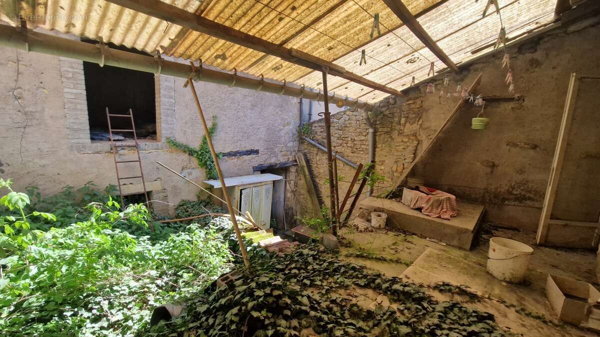 Maison à Waville F4 de 90 M2 avec jardin / parking et dépendance - photo 17