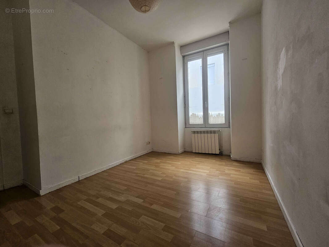 Appartement à MAUVES