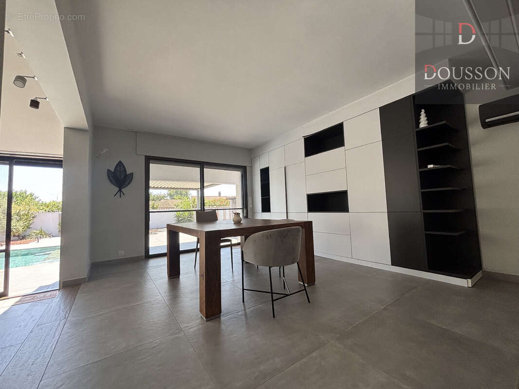 Villa de prestige de 220 m2 avec piscine, vaste garage et prestations haut de gamme à Aigues-Mortes - photo 4
