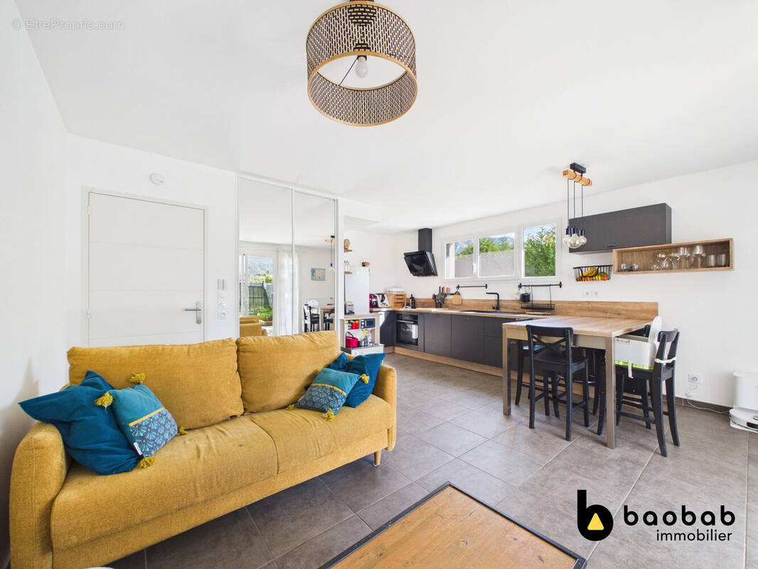 Appartement à CHALLES-LES-EAUX