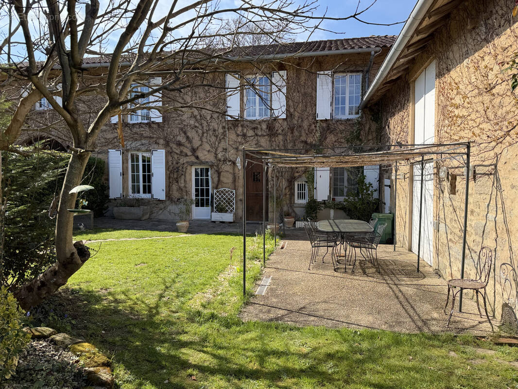 Maison à NANTIAT