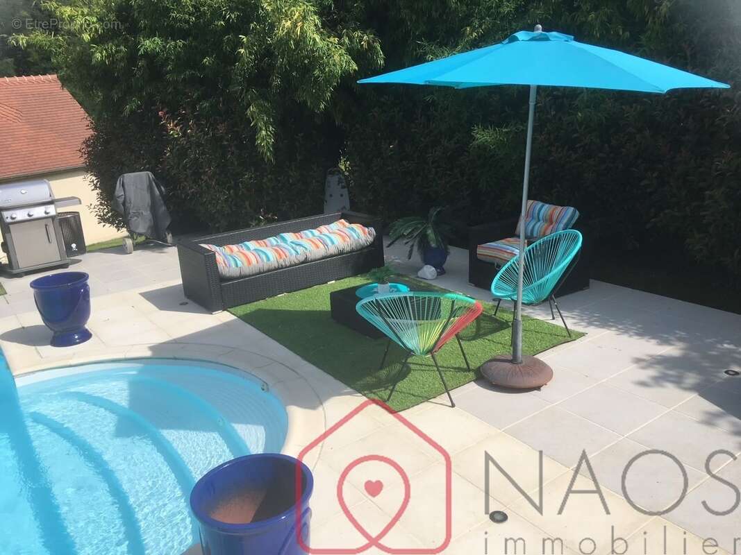 Maison à SAINT-PIERRE-LES-NEMOURS