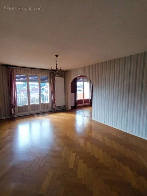 Appartement à MONTCEAU-LES-MINES