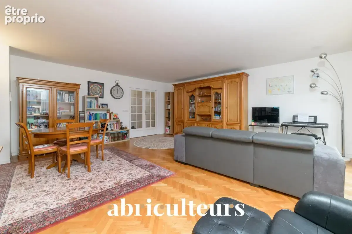 Dernier étage avec vue exceptionnelle sur La Défense – Superbe T4 familial à Courbevoie - photo 4