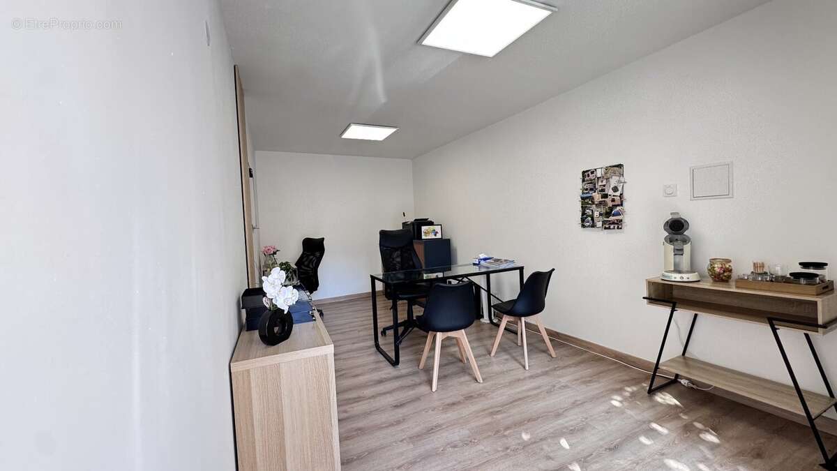 VIAS- Charmante maison de ville avec garage  Idéal investissement ou premier achat ! - photo 9