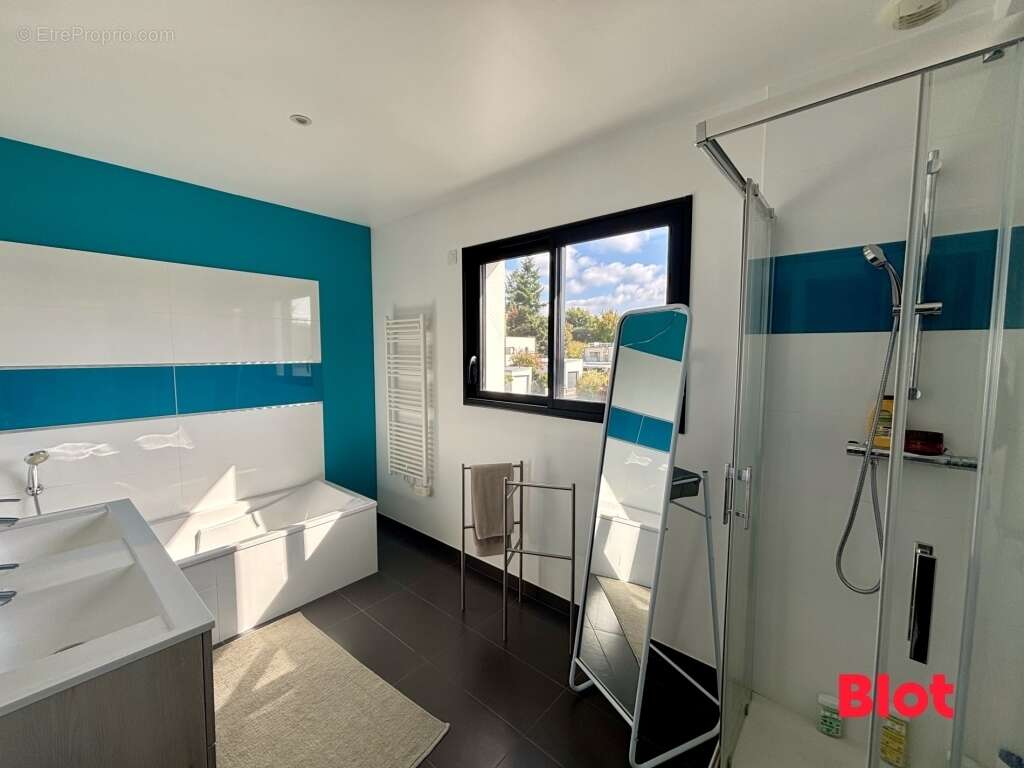 Maison à SAINT-ERBLON