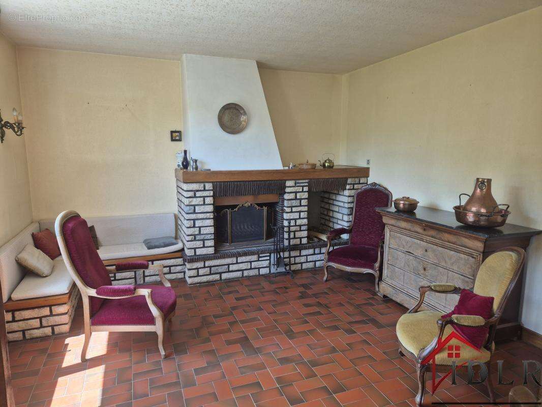 Maison à ROCHES-SUR-MARNE