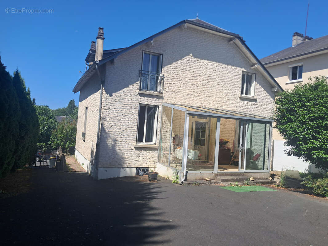 Maison à ARNAC-POMPADOUR