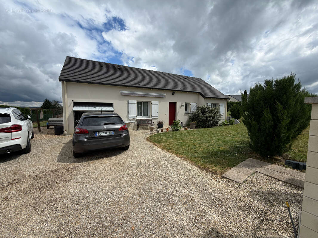 Maison à COUSSAY-LES-BOIS