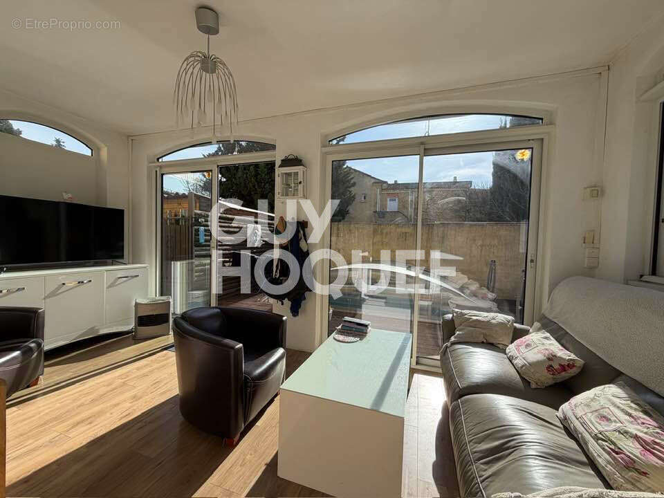 Appartement à L'ISLE-SUR-LA-SORGUE