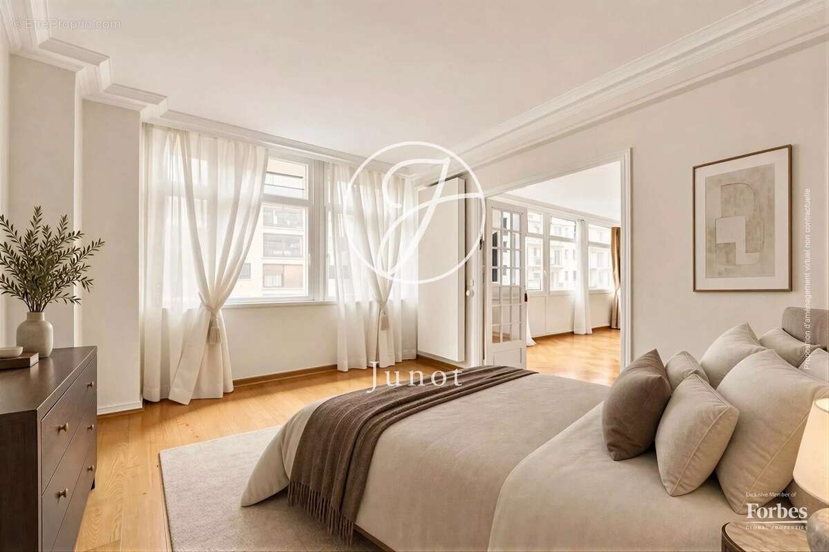 Appartement à PARIS-16E