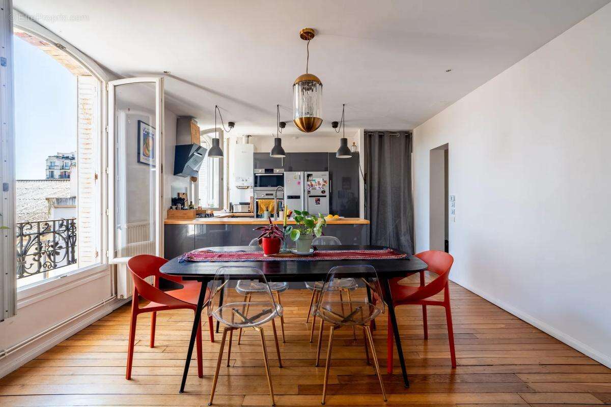 Appartement de 4 pièces de 69 m² à Colombes - GARE LES VALLÉES À 200M - photo 3