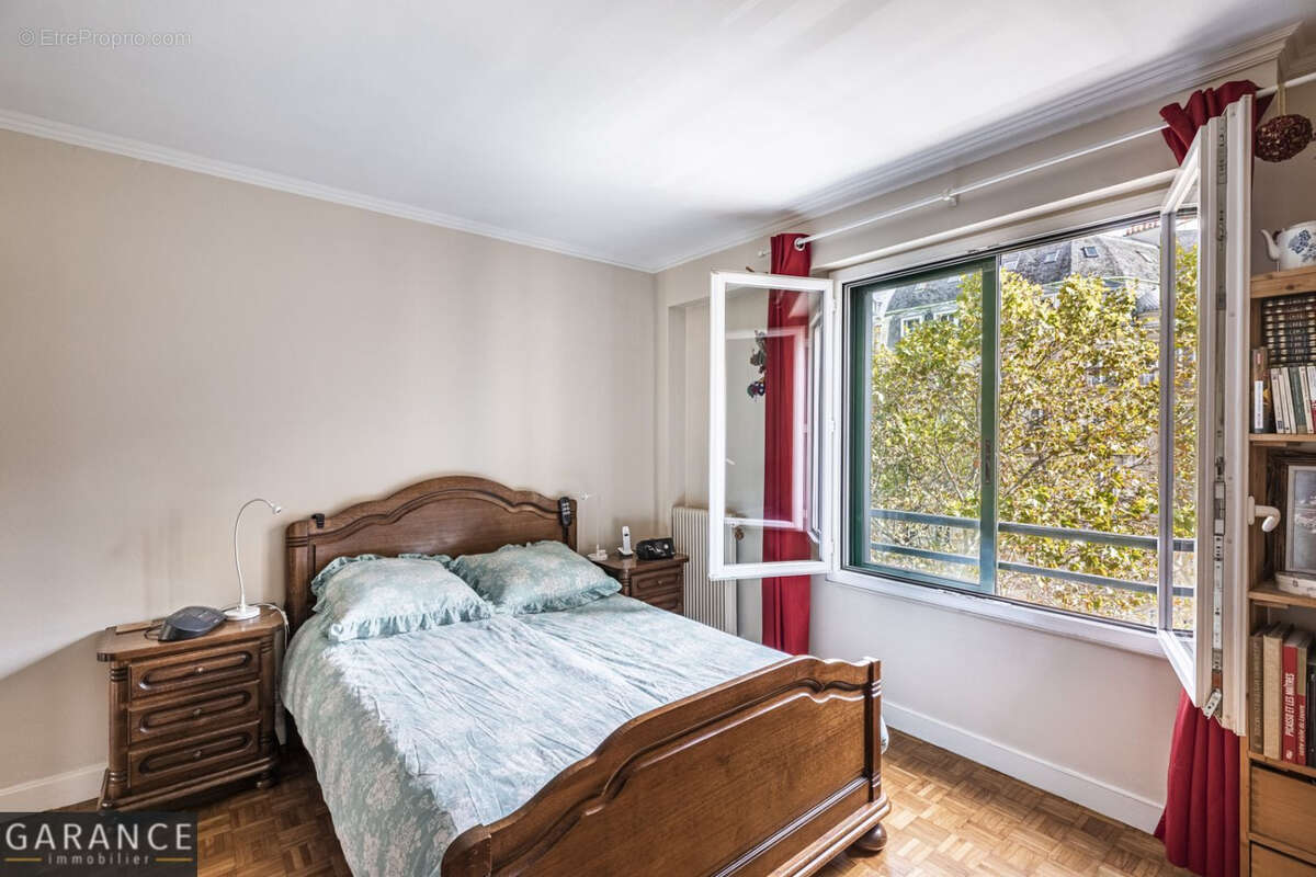 Appartement à PARIS-14E