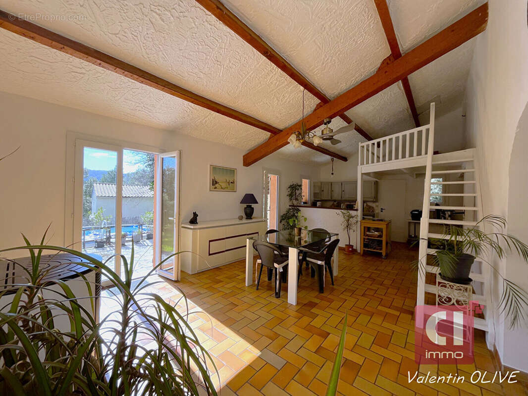 Maison La Roquebrussanne 5 pièces 144 m2 - Piscine et Garage - photo 3
