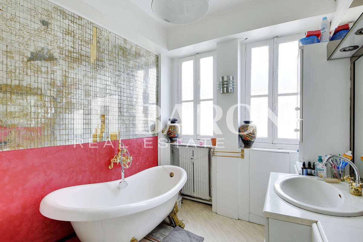 Appartement à PARIS-17E