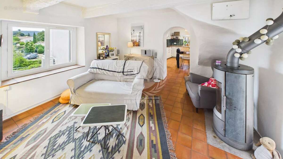Maison à PLAN-DE-LA-TOUR