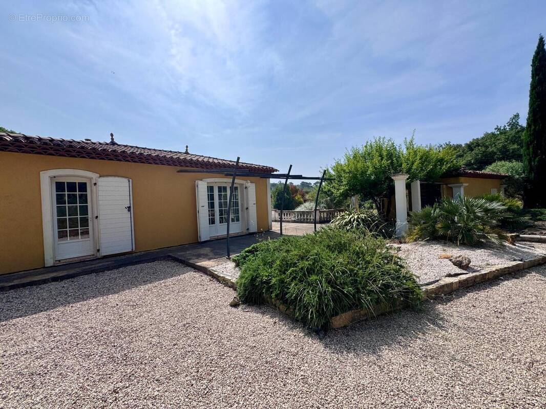 Photo 1 - Maison à BESSE-SUR-ISSOLE