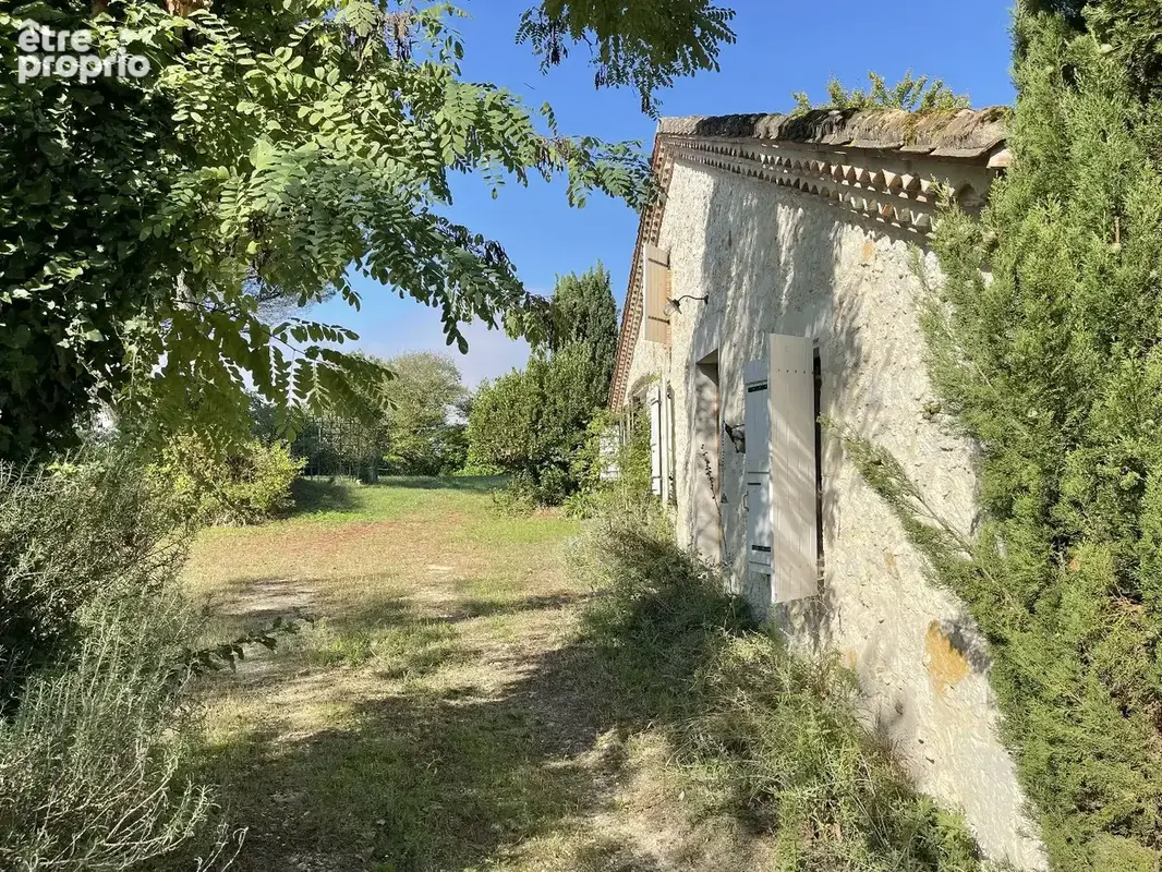 Un hameau privé dans le nord du Gers - photo 18