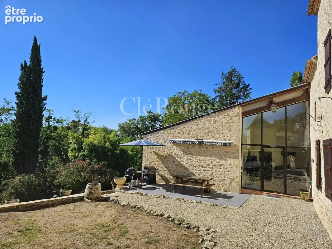 Proche de Monségur - Propriété de caractère en position privée, avec 4 chambres et piscine - photo 9
