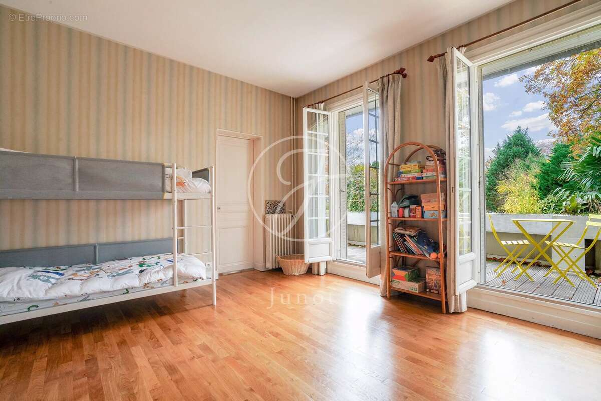 Maison à LE VESINET