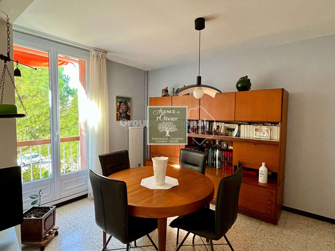 ARLES. Spacieux appartement T4. - photo 3