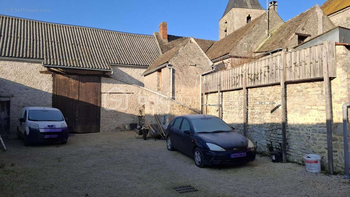 Corps de ferme en plein centre ville - photo 13