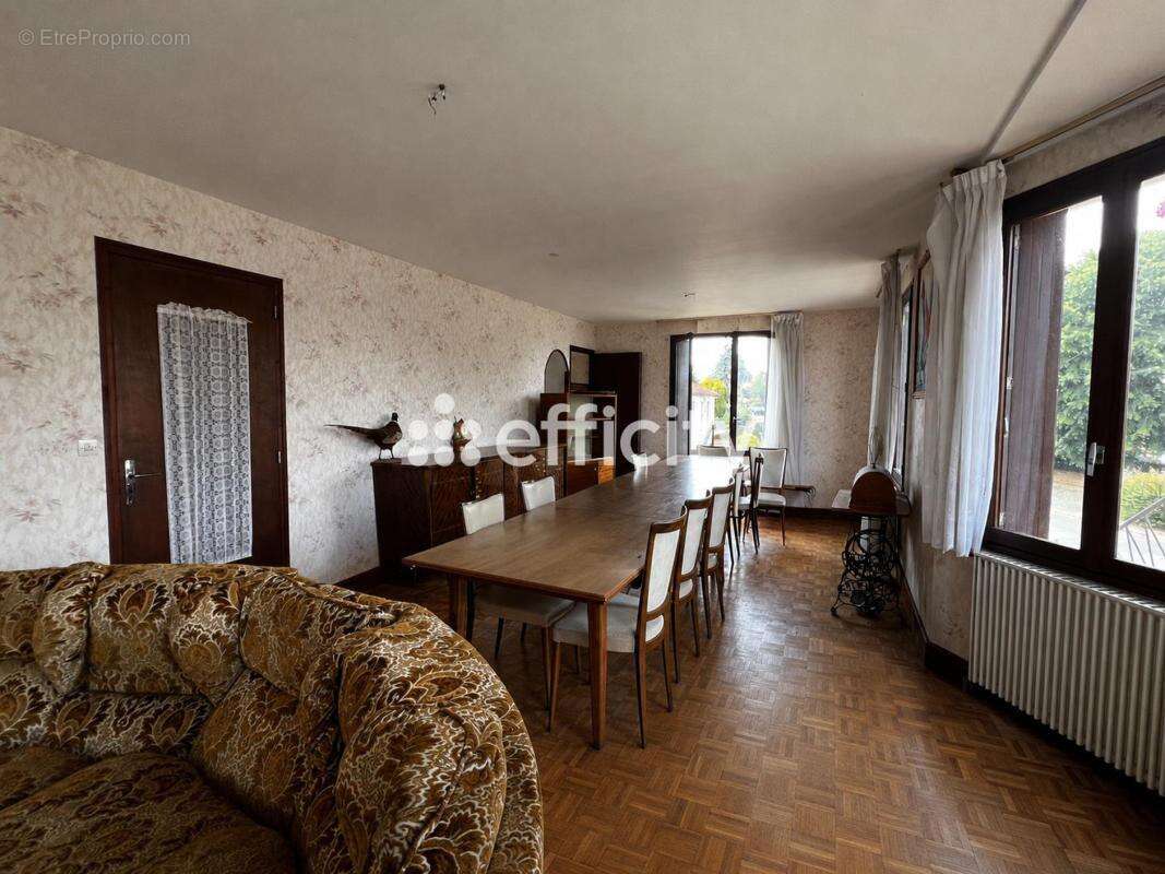 Maison 181 m² à Marcay  - photo 4