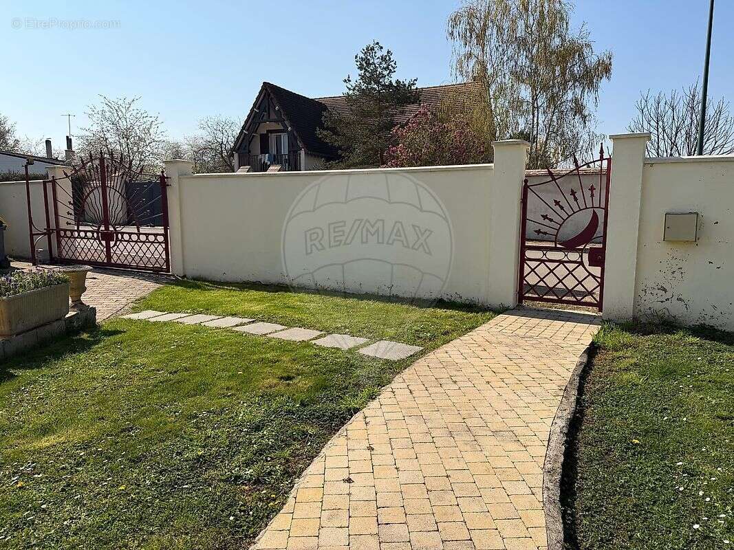 Maison à VILLEBLEVIN