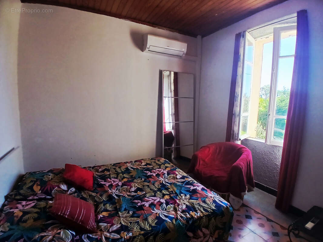 Maison à SAINT-HILAIRE-DE-BRETHMAS