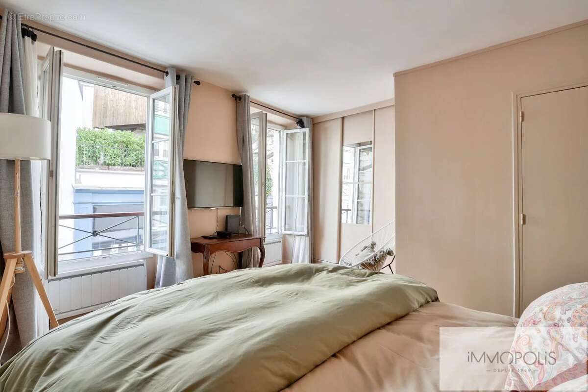 Appartement à PARIS-18E