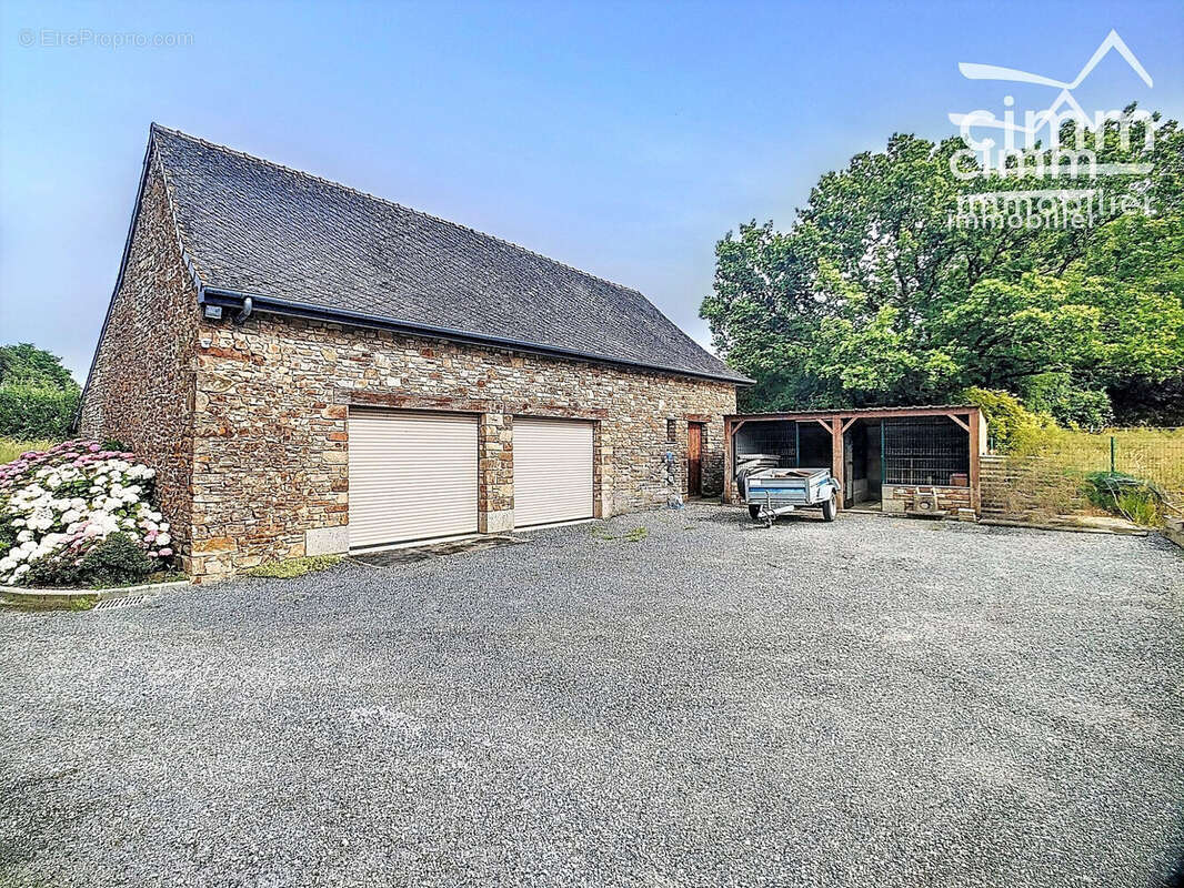 Maison 158 m² à Martigne-Ferchaud  - photo 2