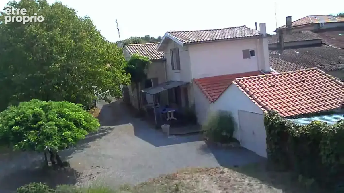 Lumlineuse maison en pierre avec grand hangar - photo 2