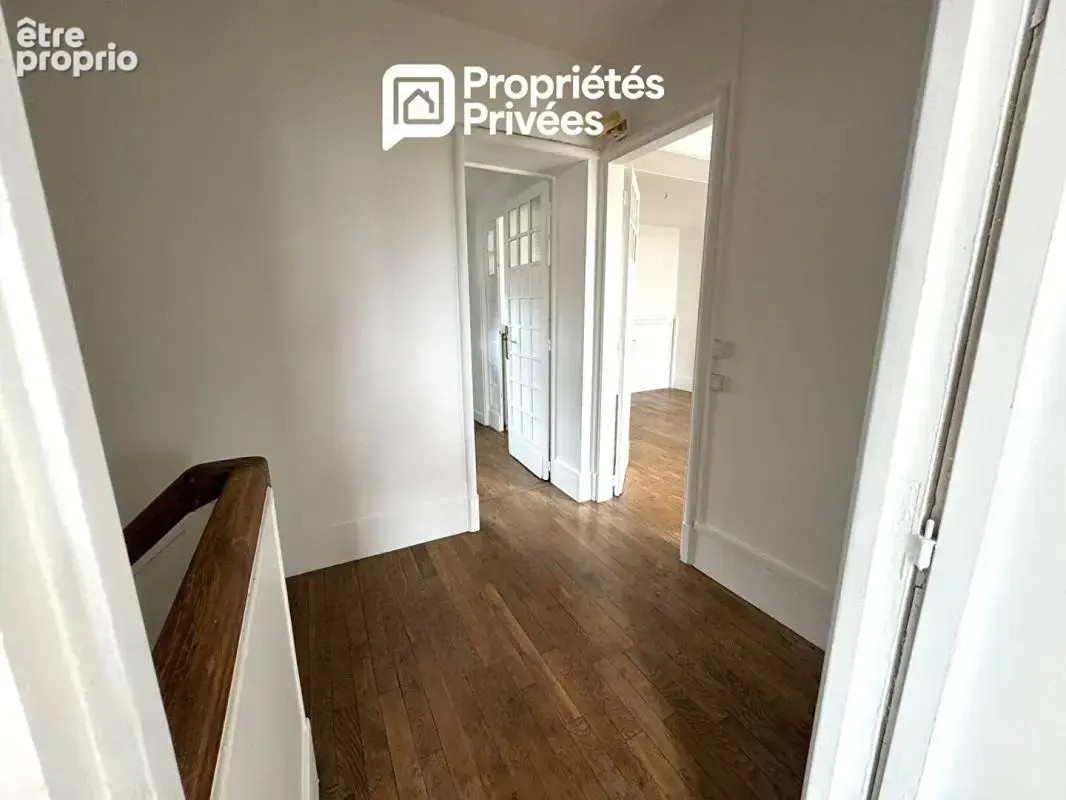 Maison de 235 m² - 5 chambres - secteur Souvenir Français - photo 10
