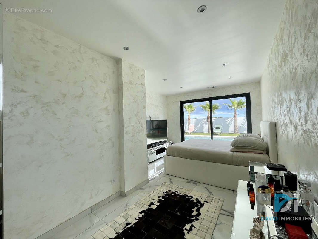 Maison à SAINT-THIBERY