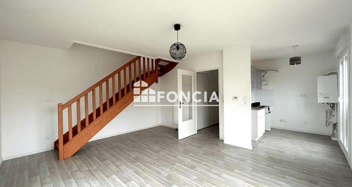 Appartement à SAINT-PRYVE-SAINT-MESMIN
