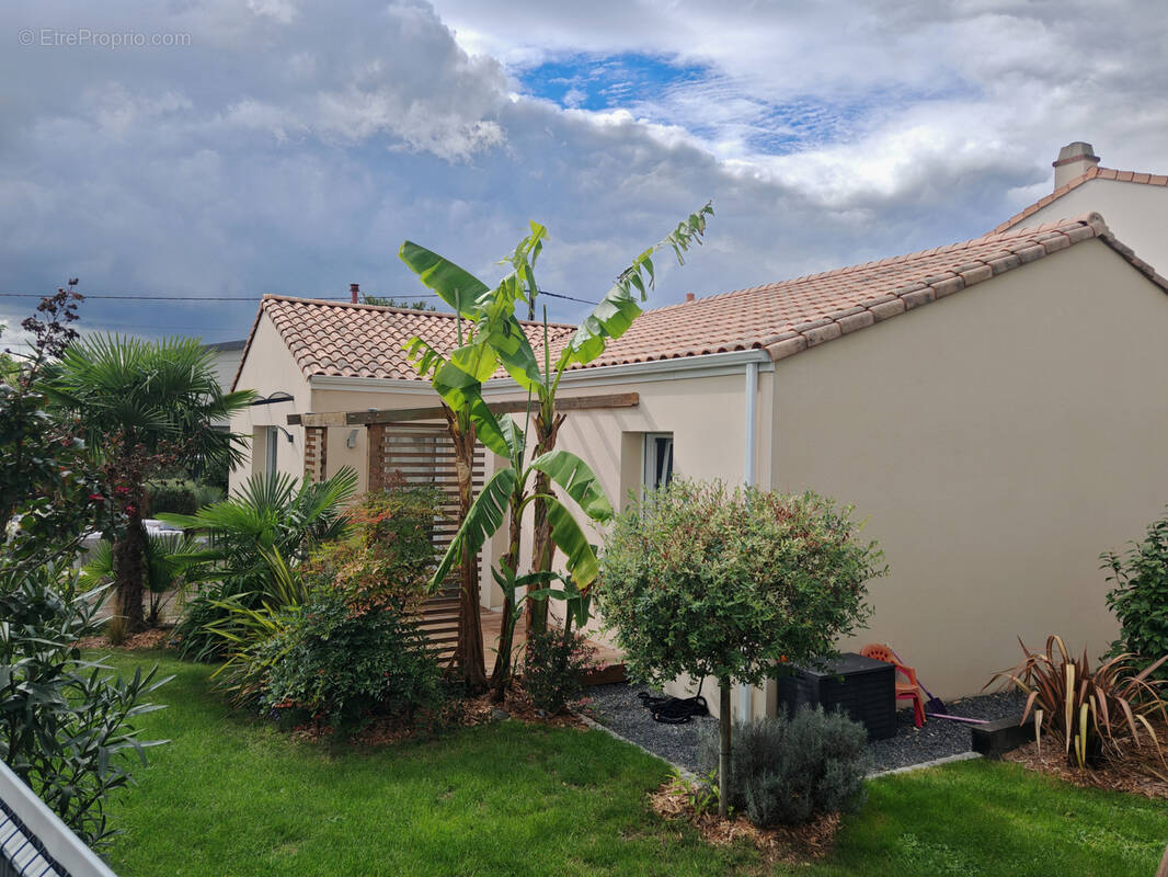 Maison à SAINT-JULIEN-DE-CONCELLES