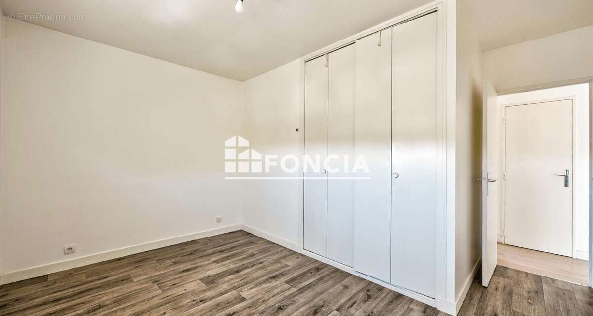 Appartement à FONTENAY-LE-FLEURY