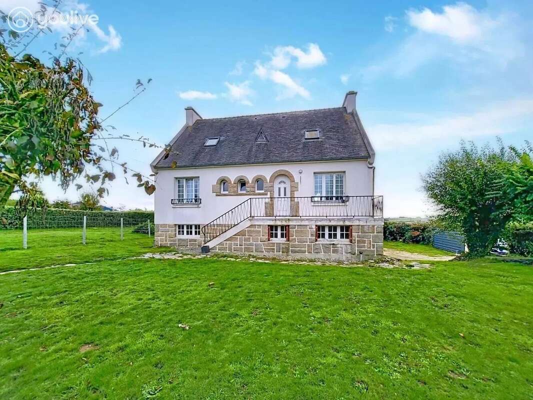 Maison à PLOUGUERNEAU