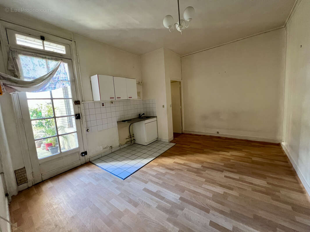 Appartement à PARIS-14E