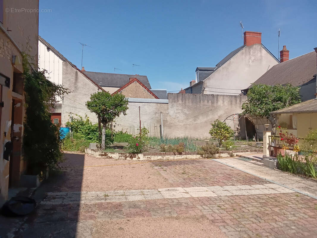 Maison à NERONDES