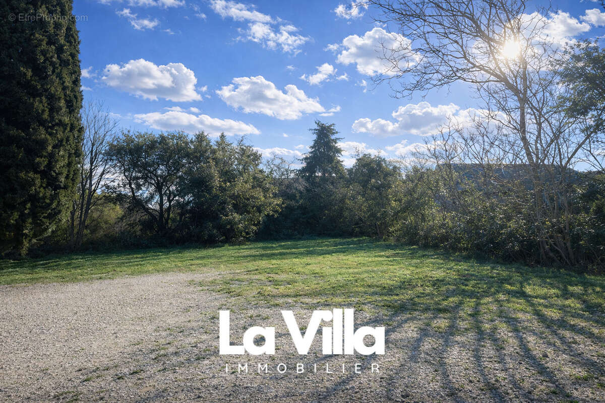 Terrain Saint Saturnin Les Avignon 500 m2 - photo 2