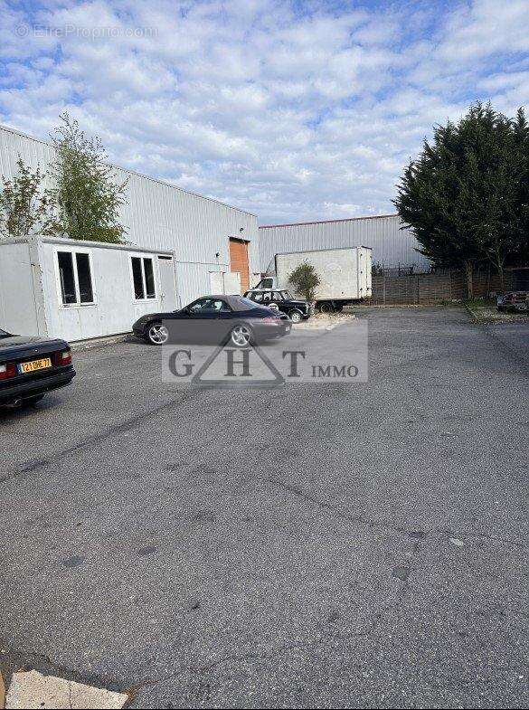 Commerce à BRIE-COMTE-ROBERT