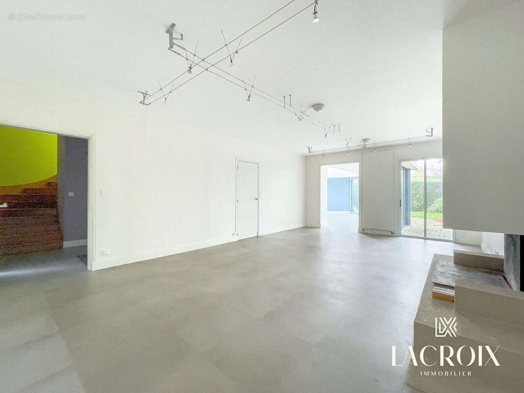 Maison à LA CHAPELLE-DES-FOUGERETZ