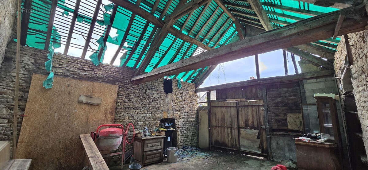 Maison à MOUTIERS-SAINT-JEAN