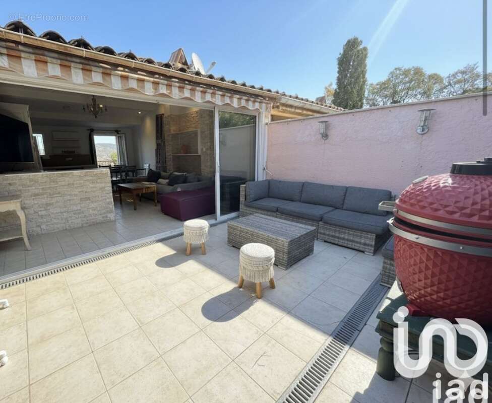 Photo 2 - Maison à COGOLIN