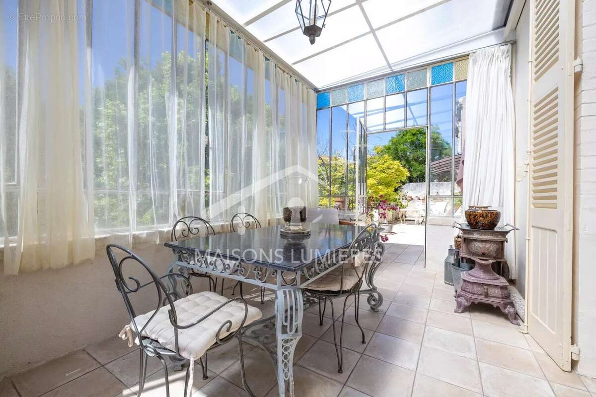 Demeure d'exception en centre-ville d'Apt - 11 pièces - 950 000€ - 370 m² habitables - photo 2