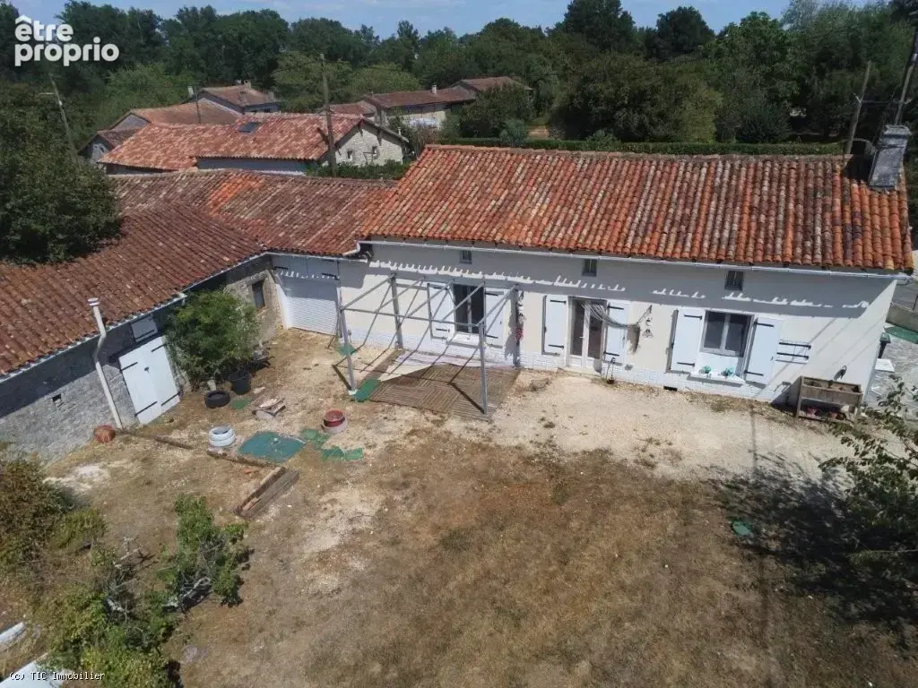 Maison de Campagne de Plain-Pied Proche de Ruffec - photo 2